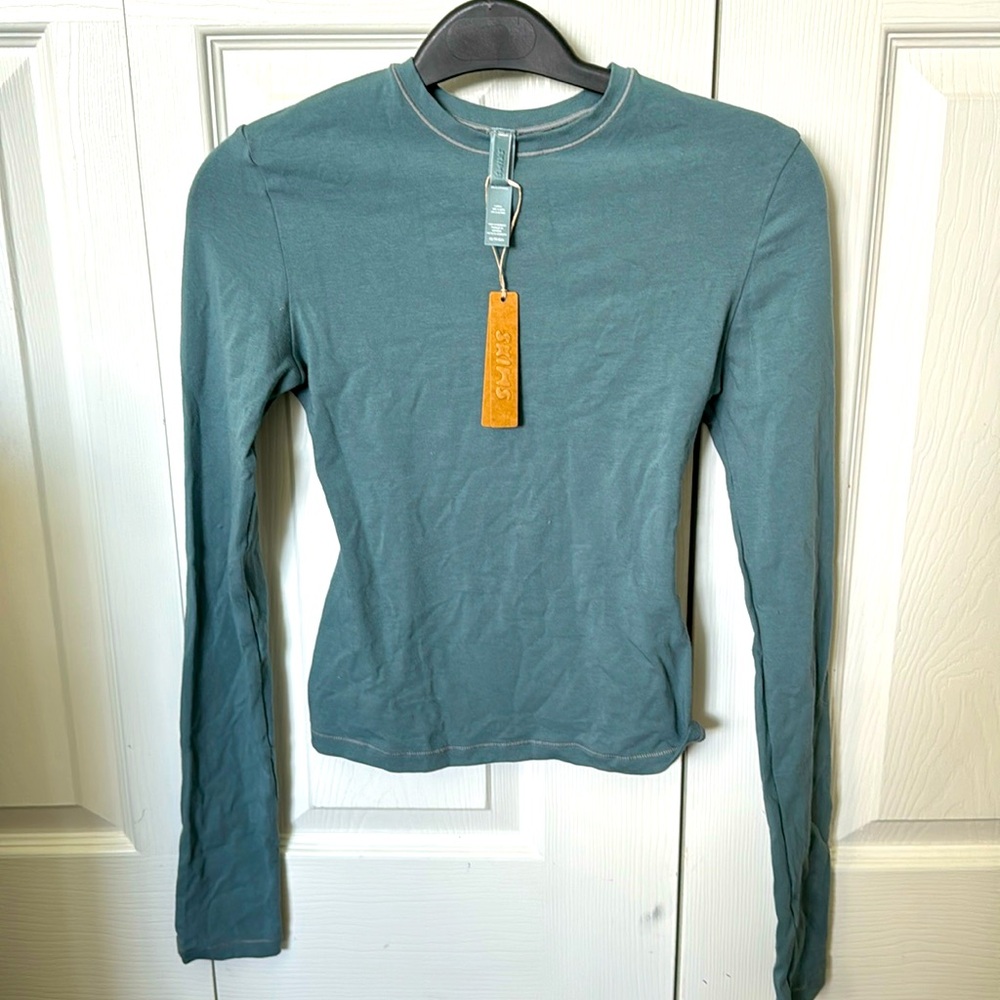 Skims long sleeve stretch T shirt